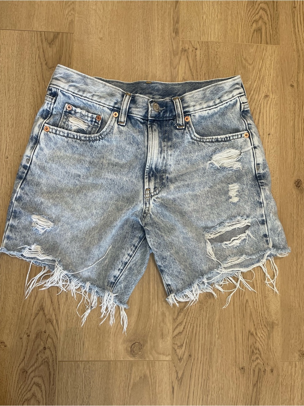 GAP 8” Loose Bermuda Mid Rise Denim Shorts (26/2P)